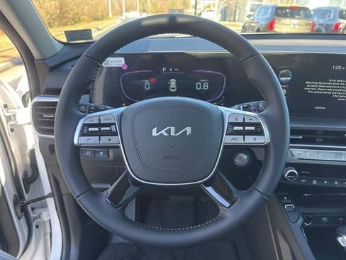 New 2025 Kia Telluride S image 10