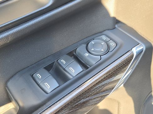 Used 2019 Chevrolet Silverado 1500 RST image 16