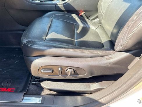 Used 2018 GMC Acadia SLT image 22