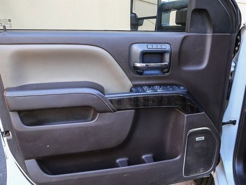 Used 2015 GMC Sierra 3500 Denali w/ Duramax Plus Package image 31