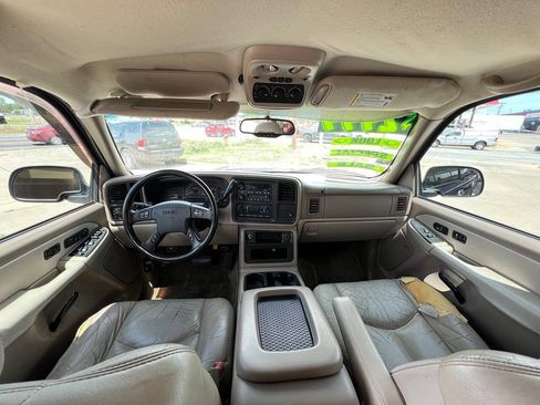 Used 2003 GMC Yukon SLT w/ 1SD Preferred Equipment Group RWD image 2