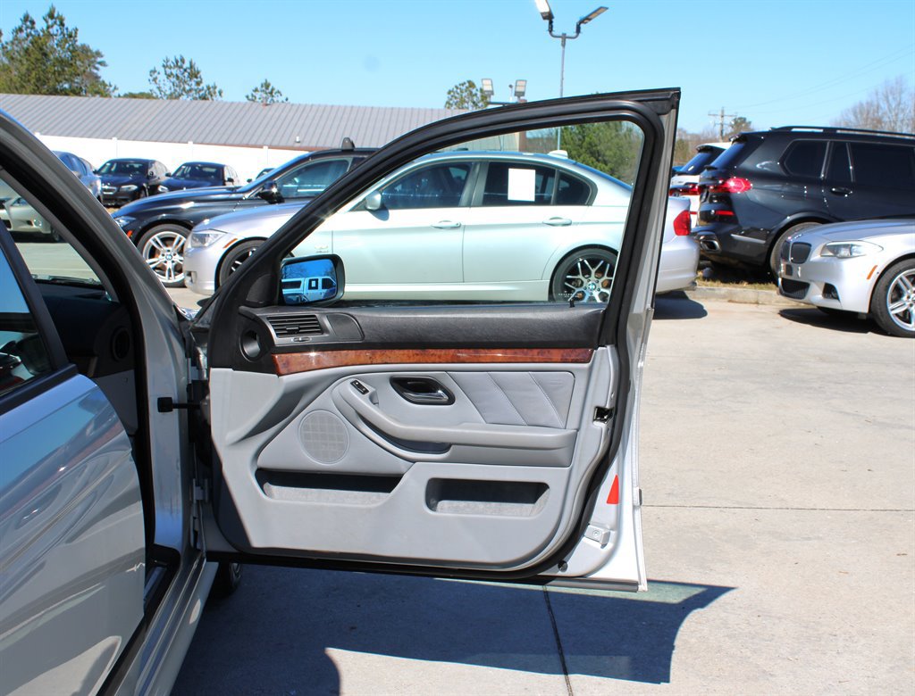 Used 2000 BMW 540i Sedan RWD image 26