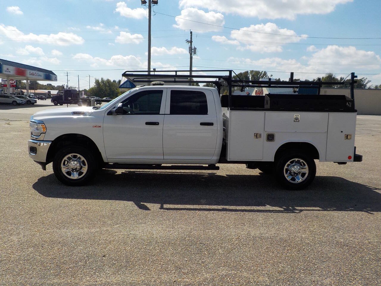 Used 2021 RAM 2500 Tradesman w/ Chrome Appearance Group AWD/4WD image 2