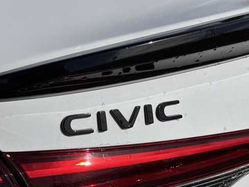 Used 2023 Honda Civic Touring image 29