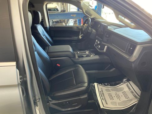 Used 2024 Ford Expedition Max XLT AWD/4WD image 4