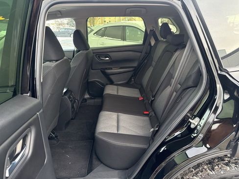 Used 2024 Nissan Rogue SV image 30