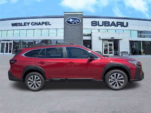 Certified 2025 Subaru Outback Premium image 3