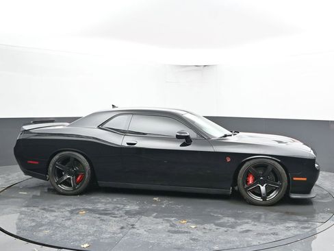 Used 2016 Dodge Challenger SRT Hellcat image 12