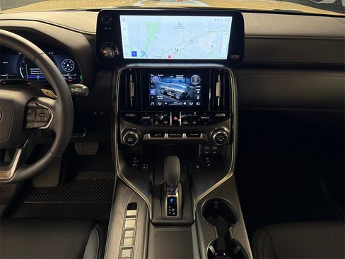 Certified 2025 Lexus LX 700h Overtrail image 19