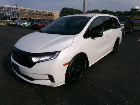Used 2023 Honda Odyssey Sport image 5