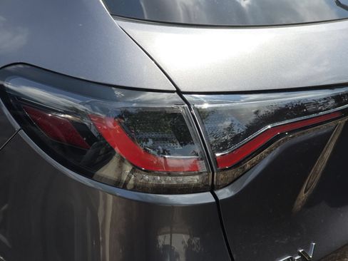 Certified 2024 Honda HR-V EX-L image 9