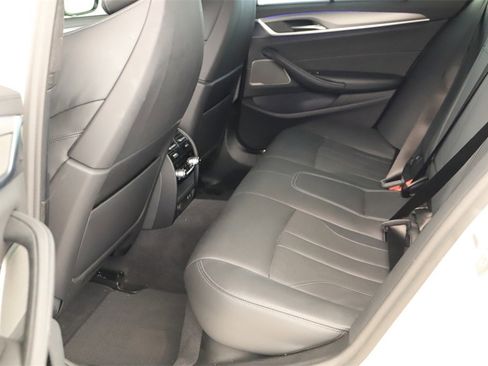 Used 2023 BMW M5 w/ Executive Package image 27