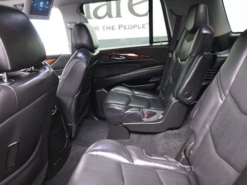 Used 2017 Cadillac Escalade Premium Luxury image 24
