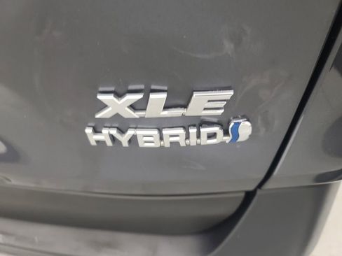 Used 2024 Toyota RAV4 XLE Premium image 12