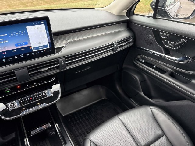 Certified 2023 Lincoln Corsair AWD w/ Equipment Group 101A image 15