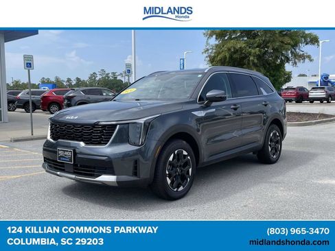 Used 2024 Kia Sorento S AWD/4WD image 3