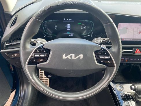 Used 2023 Kia Niro EX Touring FWD image 32