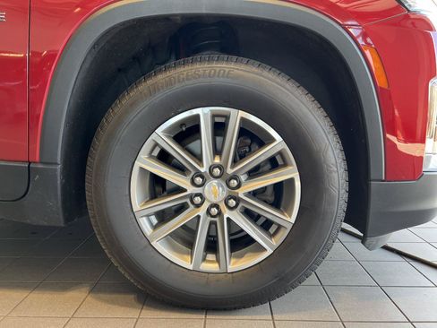 Used 2023 Chevrolet Traverse LT AWD/4WD image 9