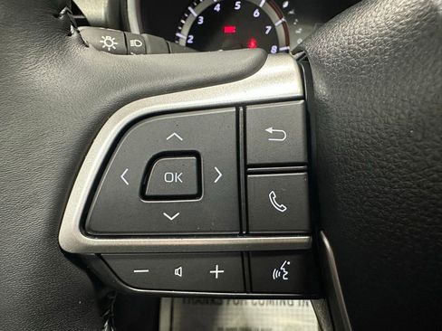 Used 2025 Toyota Highlander XLE AWD/4WD image 20