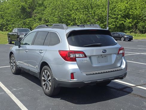 Used 2016 Subaru Outback 2.5i Limited AWD/4WD image 7