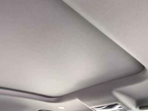 Certified 2024 Land Rover Defender 130 X-Dynamic SE image 23