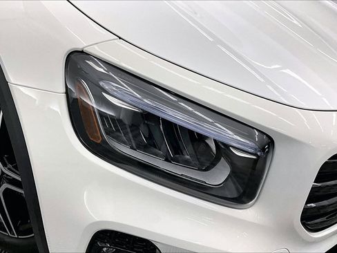 Used 2026 Mercedes-Benz GLB 250 image 25