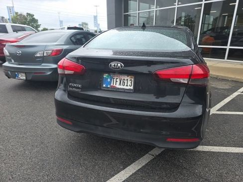 Used 2017 Kia Forte LX w/ LX Popular Package FWD image 4