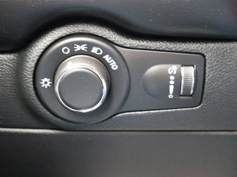 Used 2024 Dodge Durango GT image 22