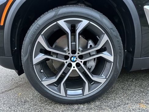 Used 2024 BMW X5 xDrive40i w/ Premium Package AWD/4WD image 33