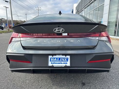 Certified 2025 Hyundai Elantra Sport image 8