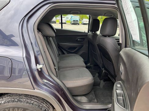 Used 2019 Chevrolet Trax LS AWD/4WD image 13