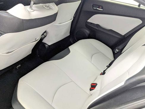 Used 2020 Toyota Prius XLE image 20