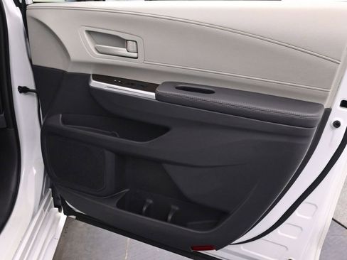 Used 2022 Toyota Sienna LE FWD image 20