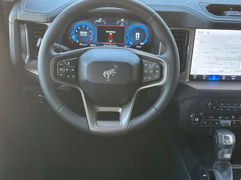 New 2026 Ford Bronco Outer Banks w/ Sasquatch Package AWD/4WD image 14