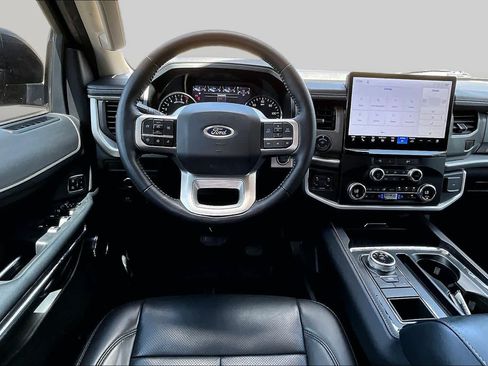 Used 2023 Ford Expedition XLT RWD image 8