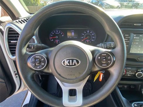 Used 2020 Kia Soul S image 17