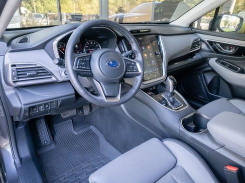 Certified 2025 Subaru Outback Limited AWD/4WD image 9