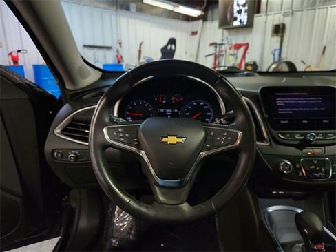 Used 2022 Chevrolet Malibu RS image 11