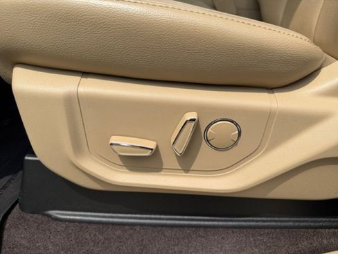 Used 2018 Ford F150 Lariat AWD/4WD image 11