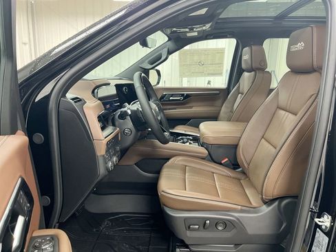 New 2026 Chevrolet Suburban High Country image 21