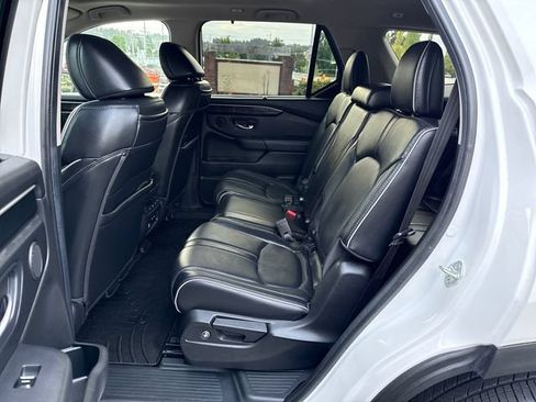 Used 2025 Honda Pilot Elite image 21