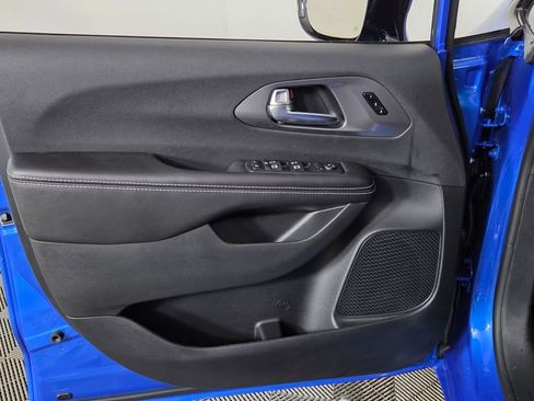 New 2026 Chrysler Pacifica Select w/ S Appearance Package image 14