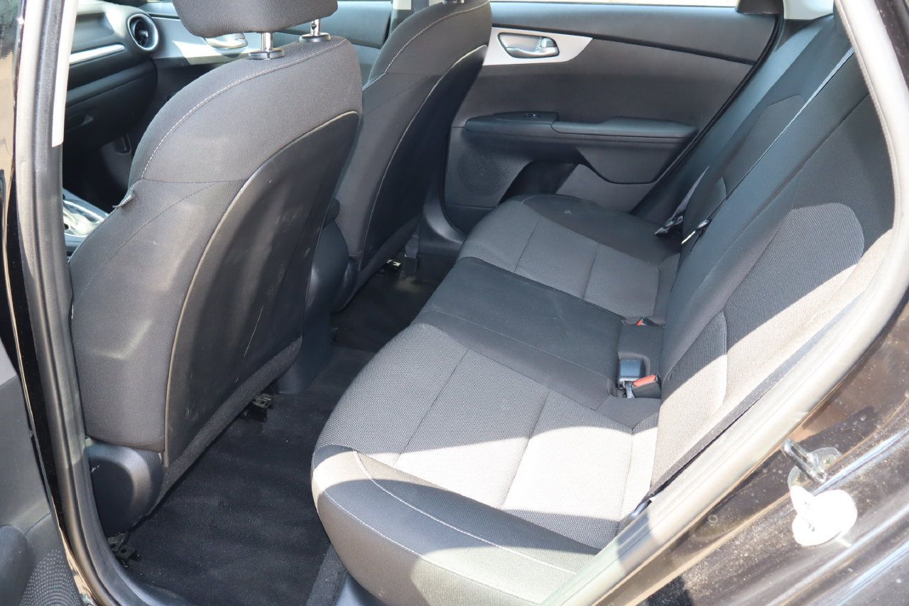 Used 2022 Kia Forte LXS FWD image 5