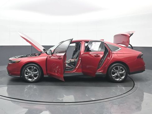 Used 2024 Honda Accord EX image 37