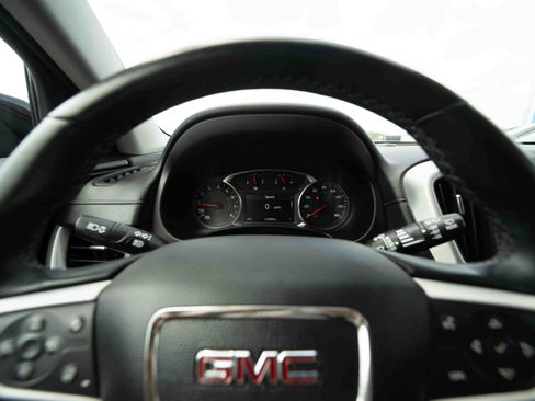 Used 2024 GMC Terrain SLT w/ Elevation Edition AWD/4WD image 15
