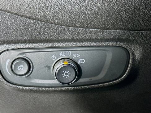 Used 2023 Chevrolet Equinox LT image 17