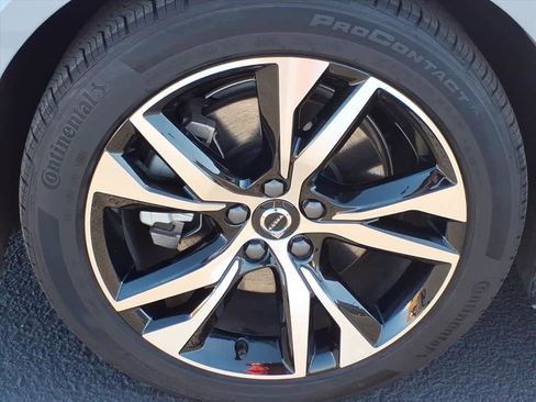 Used 2025 Volvo S60 B5 Core image 12