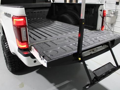 Used 2022 Ford F250 Lariat w/ Tremor Off-Road Package AWD/4WD image 34