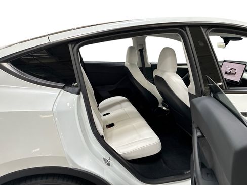 Certified 2023 Tesla Model Y Performance AWD/4WD image 9