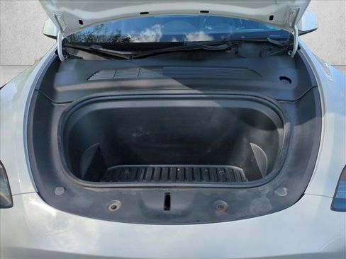 Used 2021 Tesla Model Y Long Range image 24